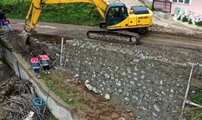 ÇAMAŞ’TA GÜVENLİ YOL İNŞASI SÜRÜYOR