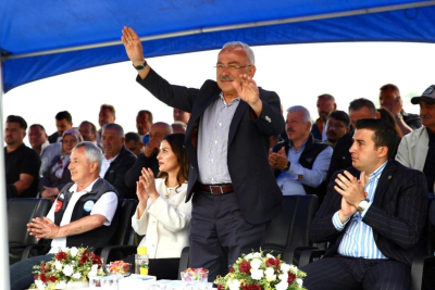 GÖLKÖY’DE BAŞKAN GÜLER’E SEVGİ SELİ