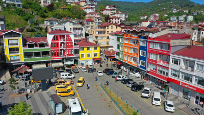PERŞEMBE RENGARENK OLDU