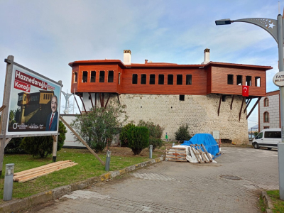 TARİHİ KONAK ŞEKİLLENİYOR