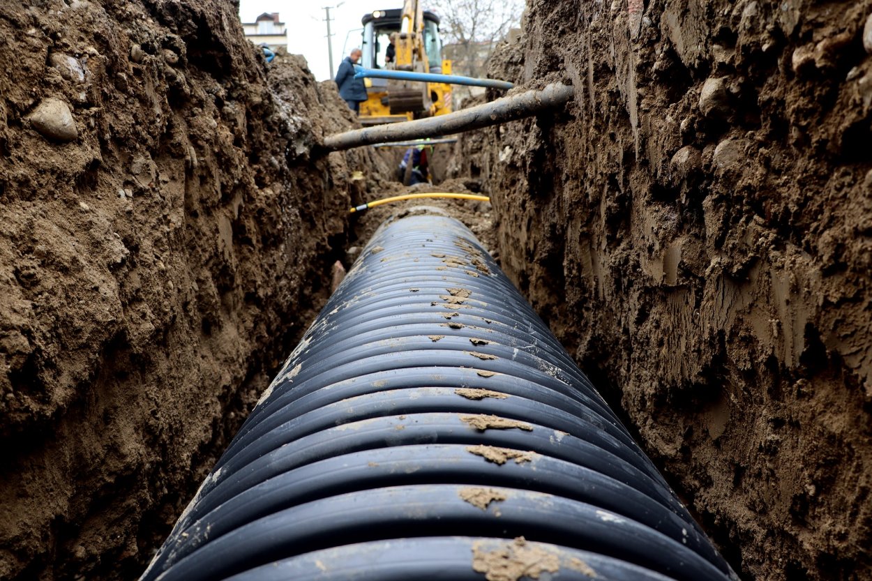 ALTINORDU ŞİRİNEVLER’DE ALTYAPI SORUNUNA NEŞTER