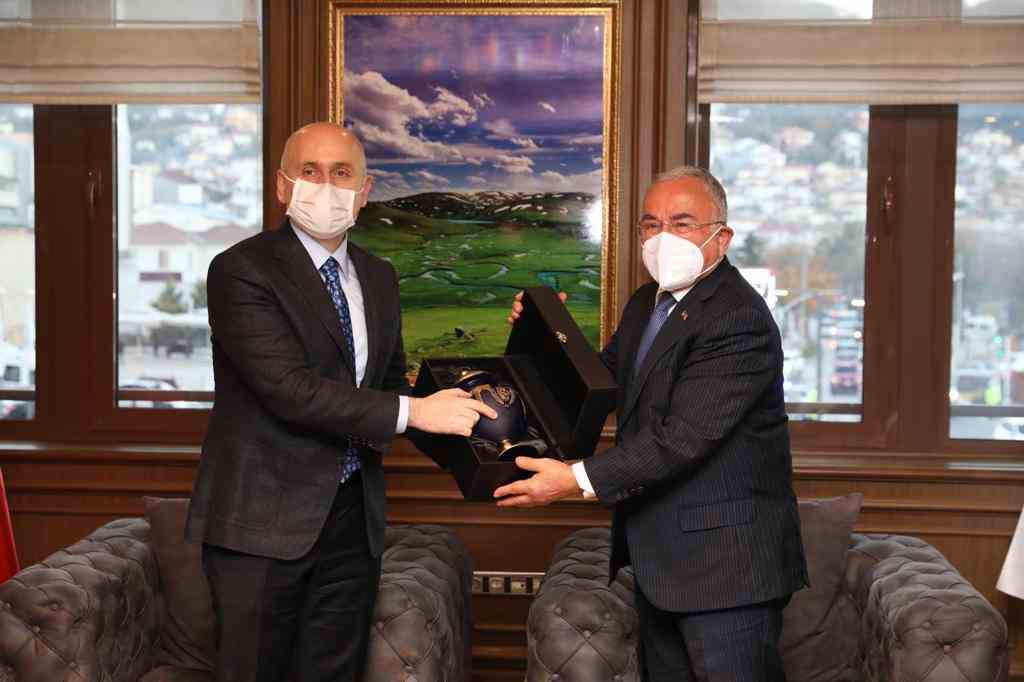 BAKAN KARAİSMAİLOĞLU BÜYÜKŞEHİRDE