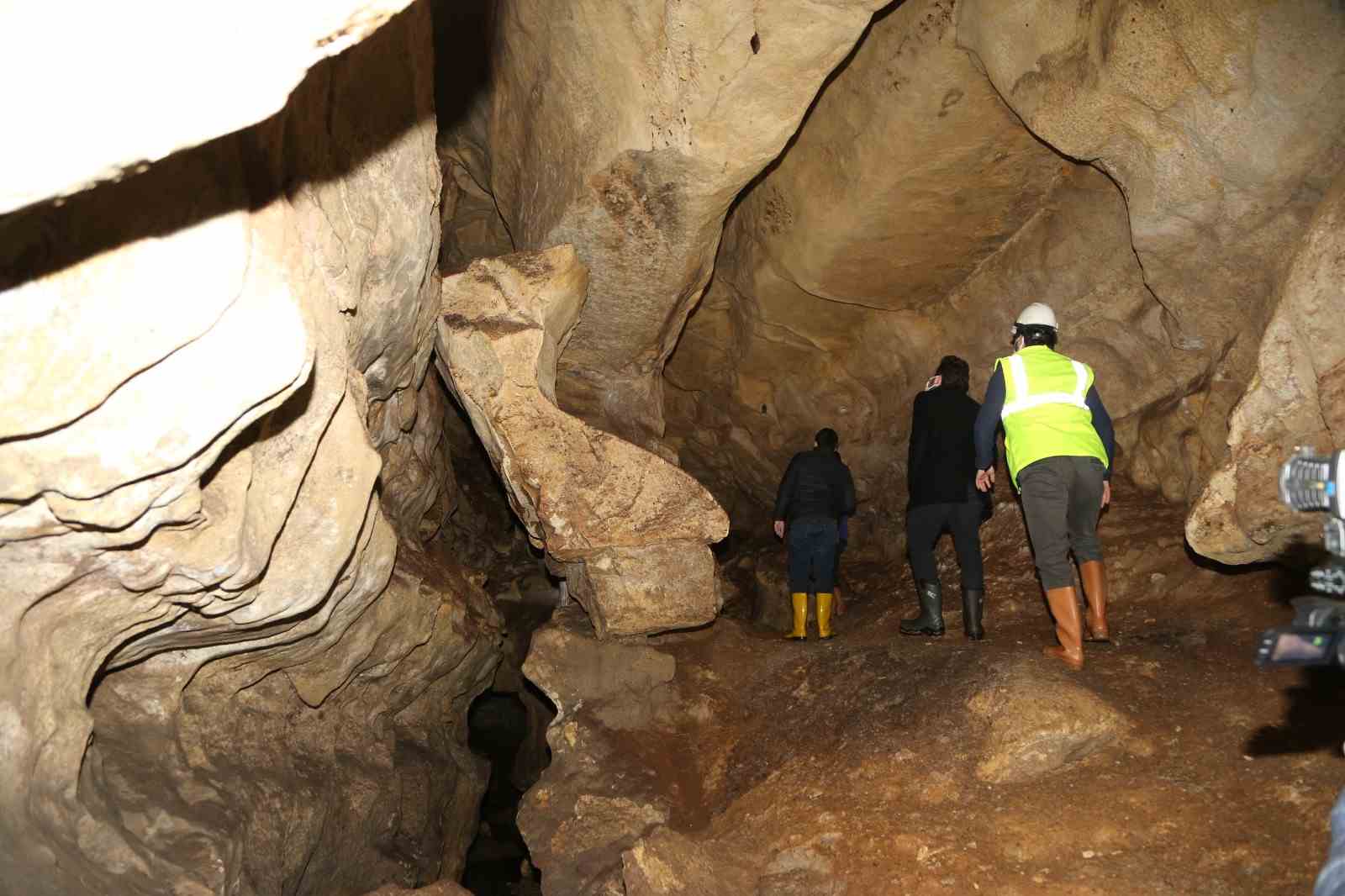 BAŞKAN GÜLER BAŞLADIĞI İŞİ TAMAMLIYOR