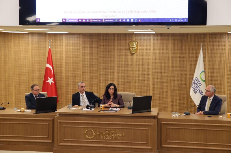 BÜYÜKŞEHİR’DE ŞEHİRLER İÇİN PROJE VE FİNANSMAN FIRSATLARI SEMİNERİ DÜZENLENDİ