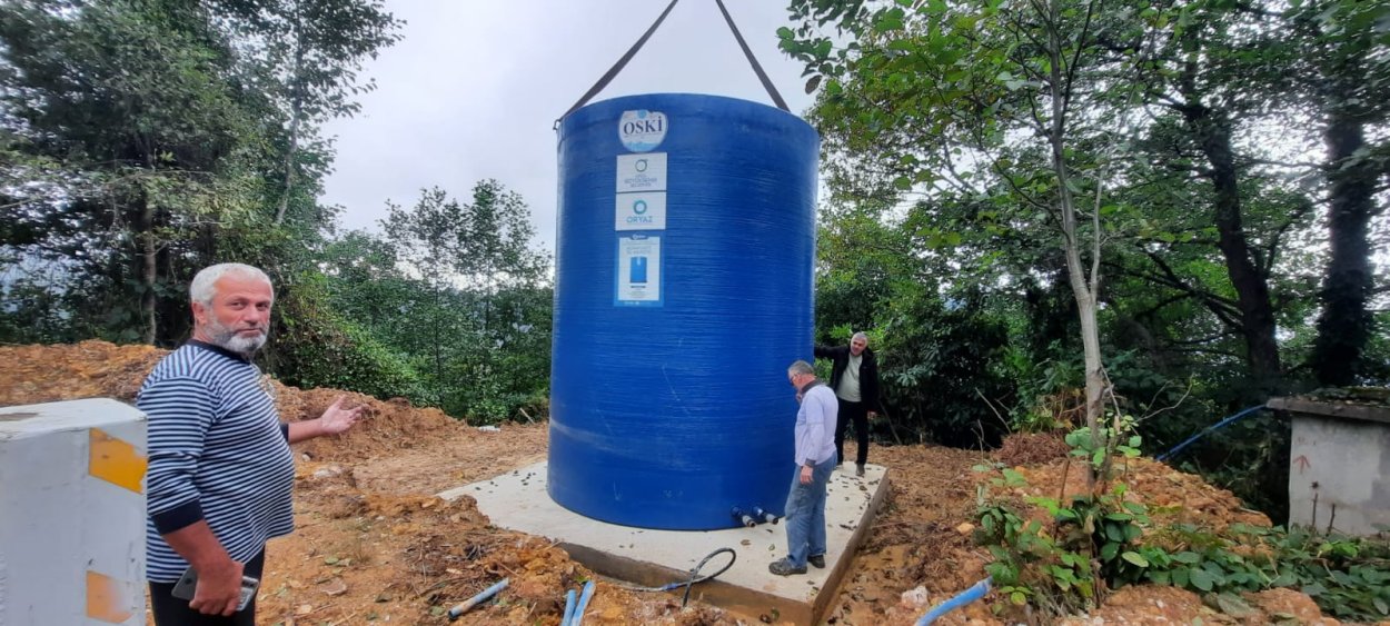 BÜYÜKŞEHİR’İN ÜRETTİĞİ SU DEPOLARI KIRSAL MAHALLERDE YERİNİ ALIYOR