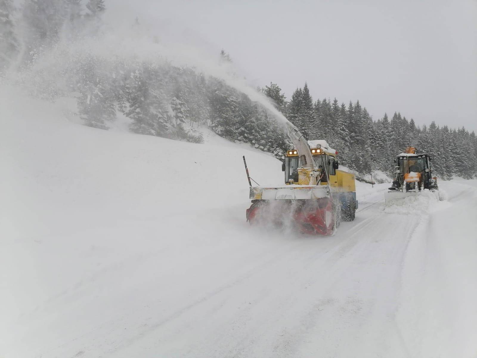 BÜYÜKŞEHİR KARLA MÜCADELEDE DESTAN YAZIYOR