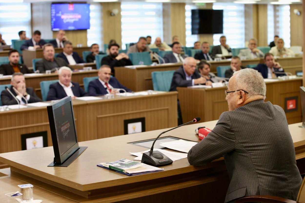 BÜYÜKŞEHİR VE İLÇE BELEDİYELERİNİN BÜTÇESİ BELLİ OLDU