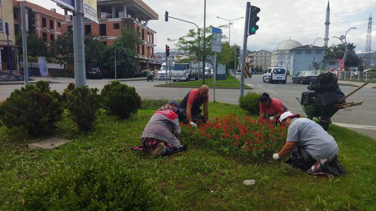 BÜYÜKŞEHİRDEN ŞEHRİ GÜZELLEŞTİREN DOKUNUŞLAR