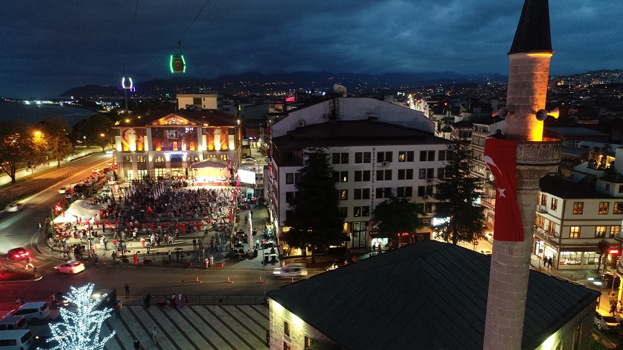 DEMOKRASİ VE MİLLİ BİRLİK GÜNÜ COŞKUYLA KUTLANDI