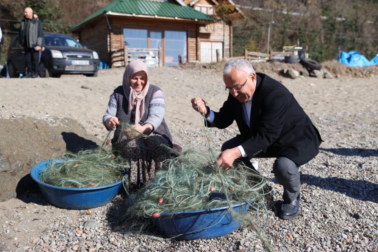 GÜNDÜZ SAHADA AKŞAM GÖNÜL SOFRALARINDA