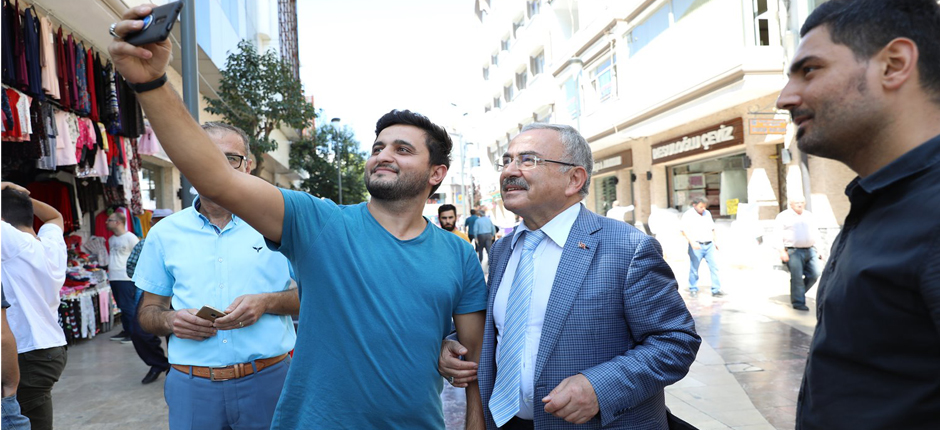 HİLMİ GÜLER’E SEVGİ SELİ