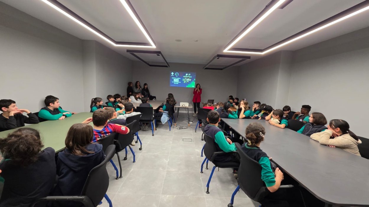 KİRAZLİMANI GENÇLİK KÜTÜPHANESİ SÖYLEŞİLERE EV SAHİPLİĞİ YAPMAYA BAŞLADI