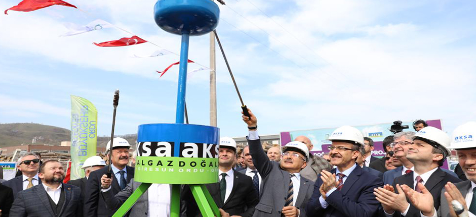 MEŞALELER YAKILDI, FATSA OSB DOĞAL GAZA KAVUŞTU