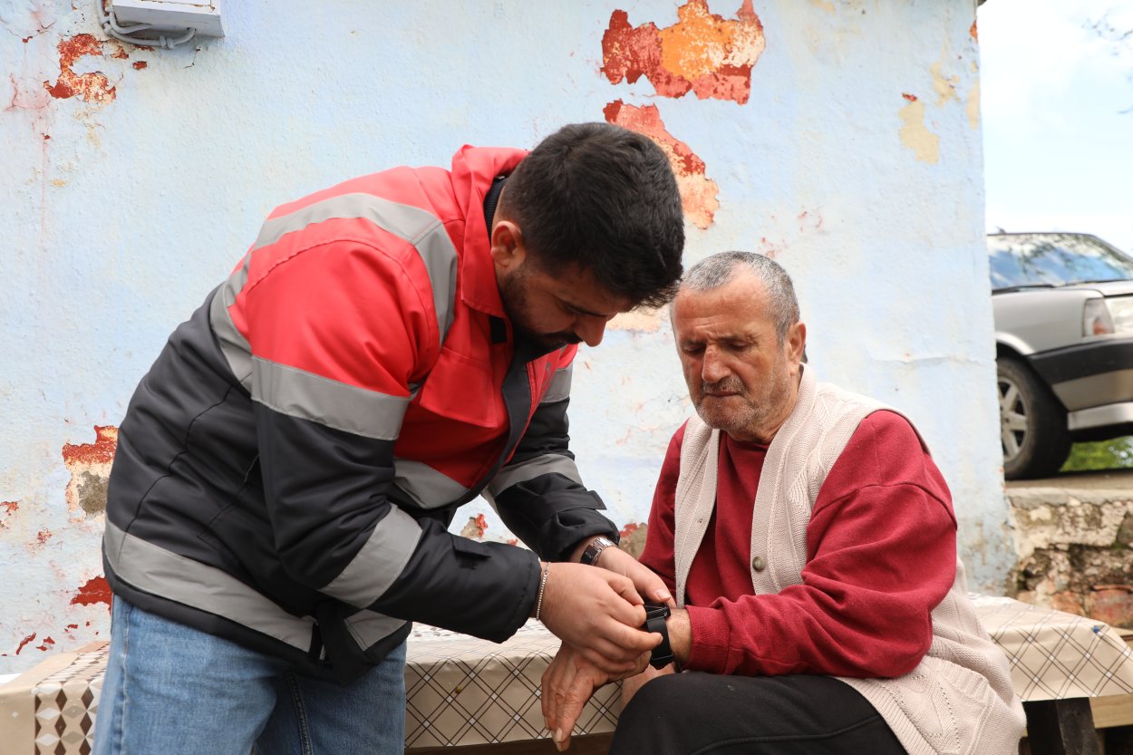 NECMETTİN AKBAŞ’A AKILLI SAAT İLE YENİ BİR BAŞLANGIÇ