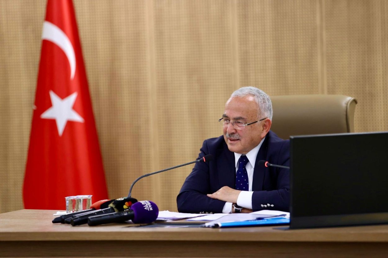 "2 BİN 600 KM YOL, 2 BİN 400 KM SU HATTI İMALATI GERÇEKLEŞTİRDİK”