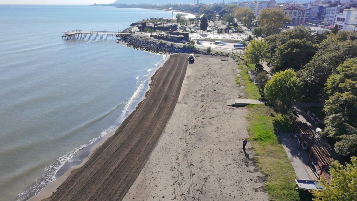 SAHİLLER VE DERELERDE TEMİZLİK SEFERBERLİĞİ