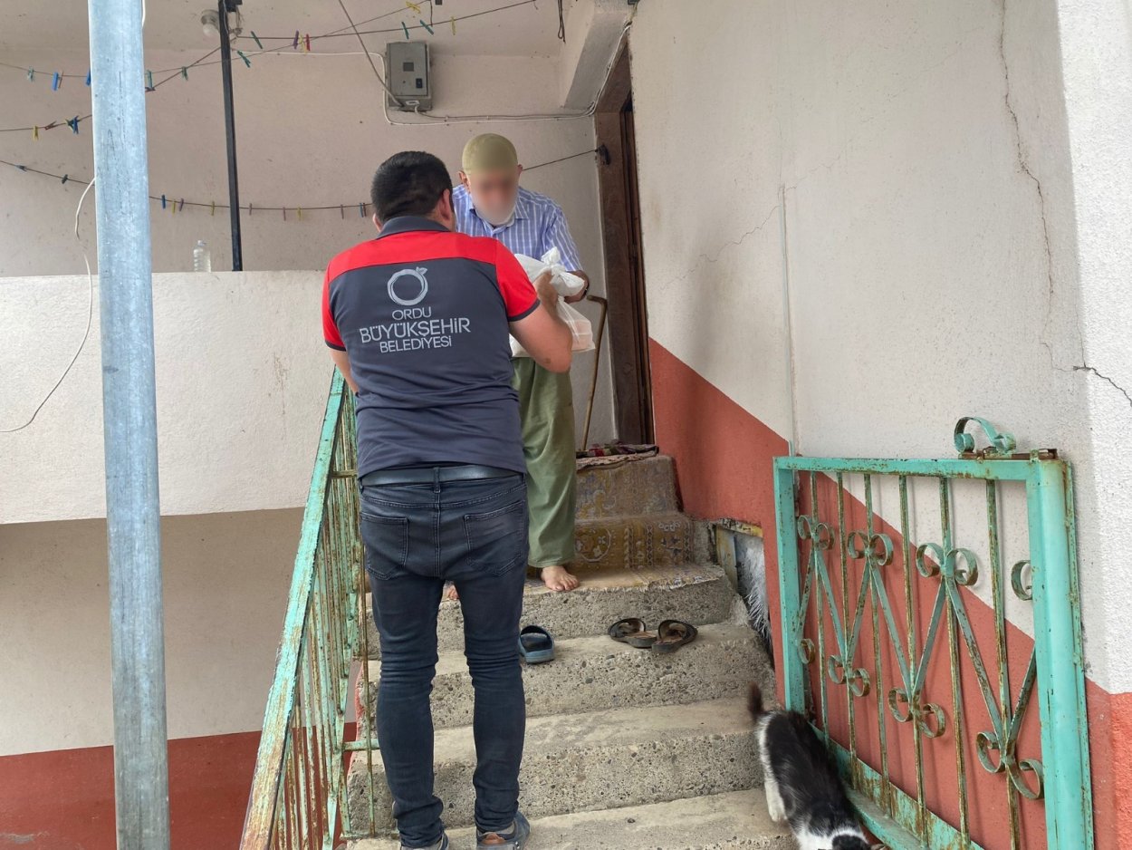 SICAK BİR YEMEĞİN ARDINDA SEVGİ VE EMEK VAR