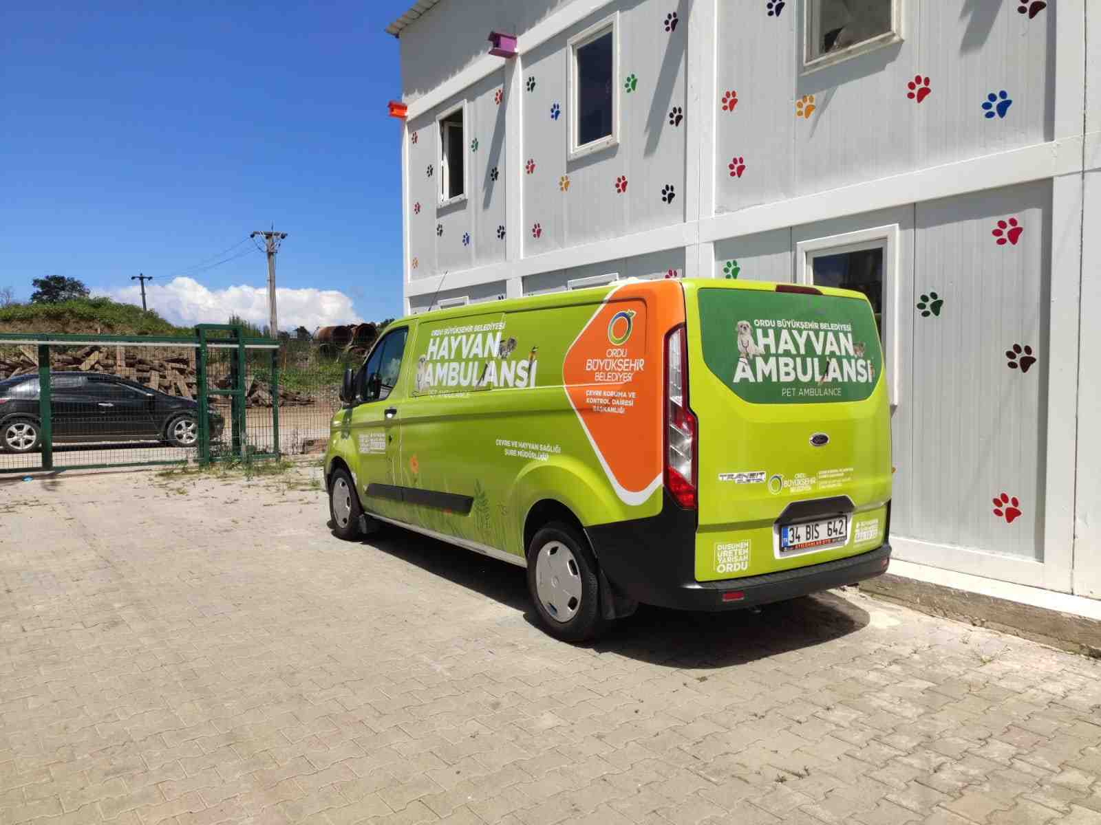 SOKAK HAYVANLARINA TAM DONANIMLI AMBULANS
