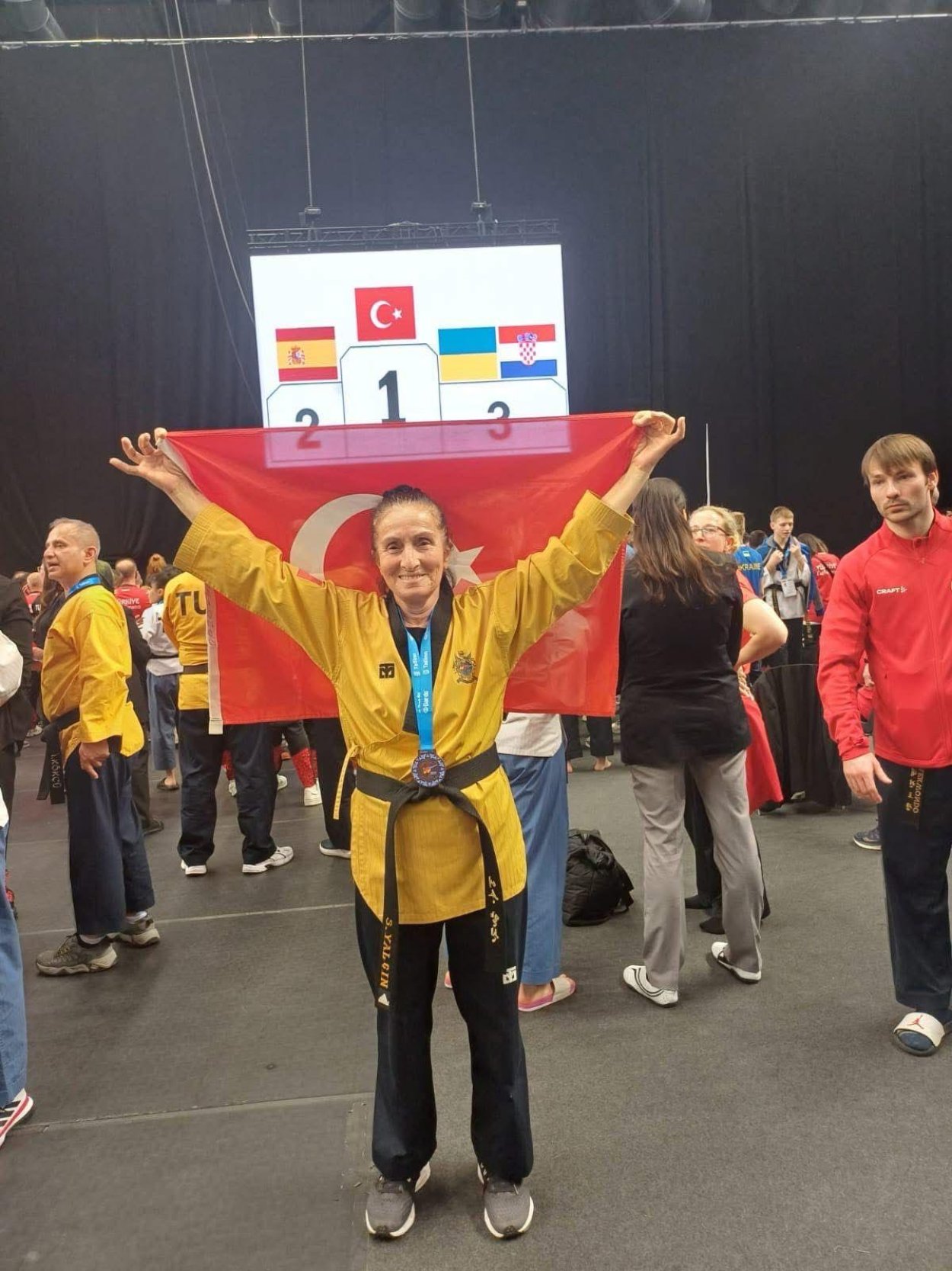 ‘SÜPER BABAANNE' AVRUPA 3’ÜNCÜSÜ