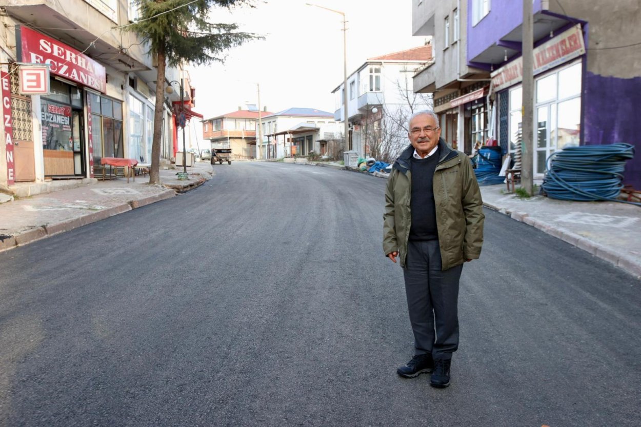 ÜNYE TEKKİRAZ’IN MERKEZİ ASFALTLANDI